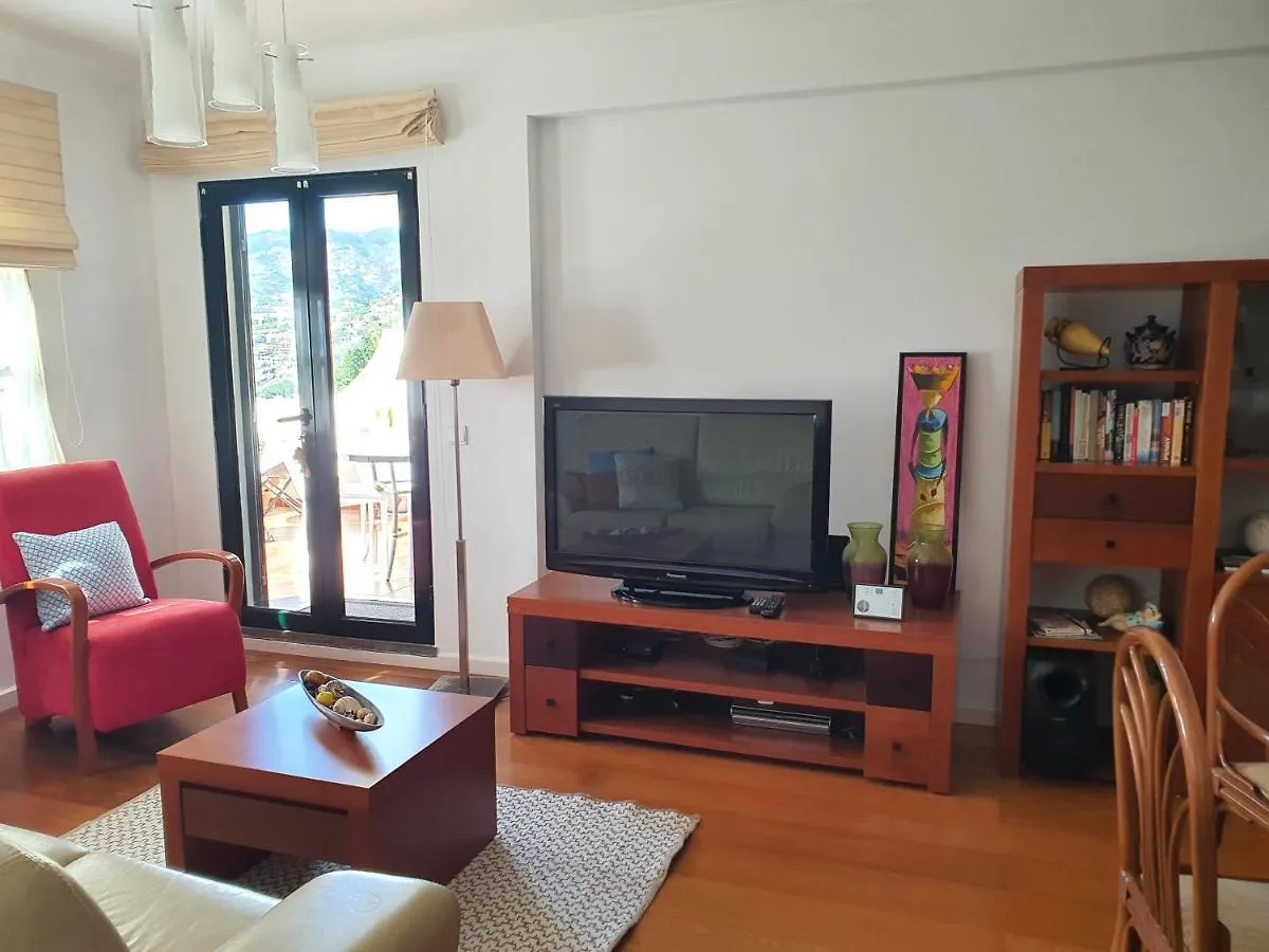 Luzia'S Apartment - 2 Bedroom Apartment Sleeps 4 Funchal